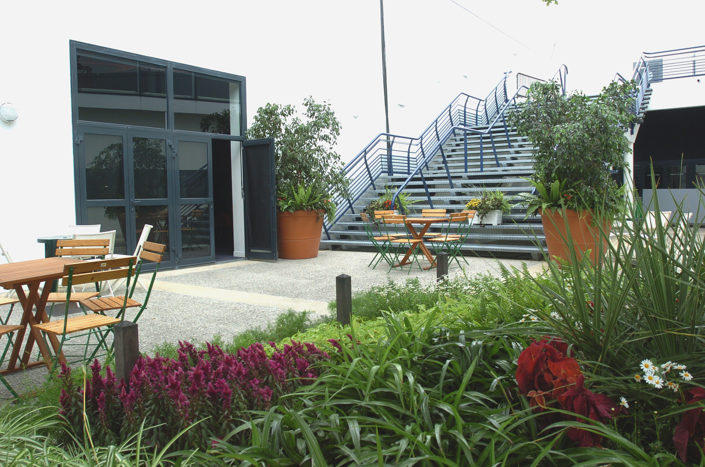 salle extérieur terrasse Antarès Le Mans