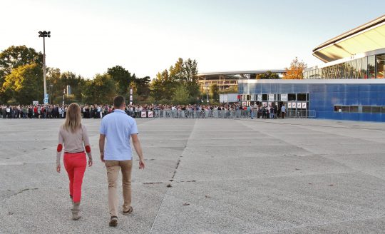 Antarès Le Mans extérieur file d'attente