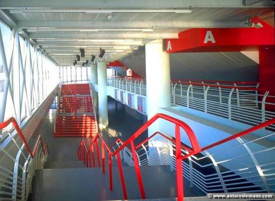 hall couloirs salle intérieur Antarès Le Mans