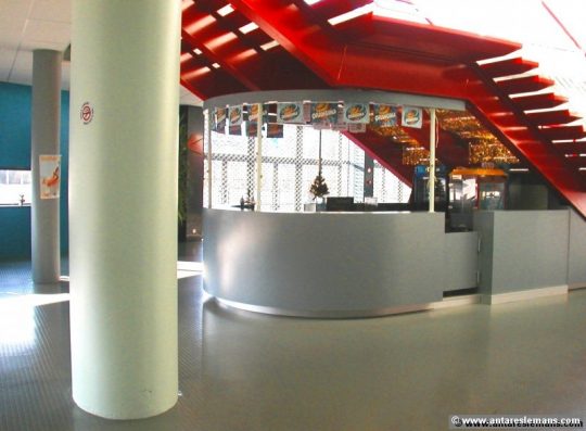 hall bar salle intérieur Antarès Le Mans