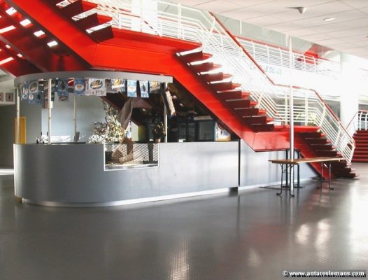 hall bar salle intérieur Antarès Le Mans