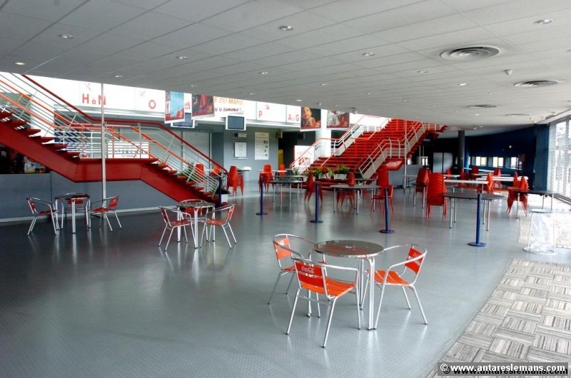 hall bar salle intérieur Antarès Le Mans